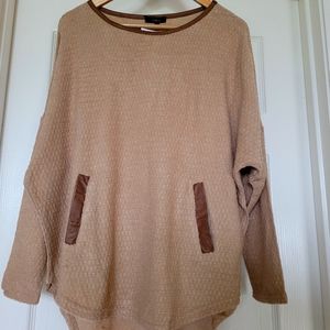 Aakaa Light Sweater in brown